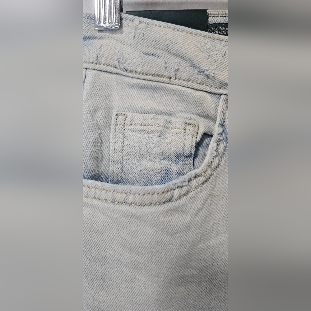 Wild Fable Womens Super High Rise Tapered Jeans Light Wash Size 2/27" Inseam NWT - Picture 2 of 11